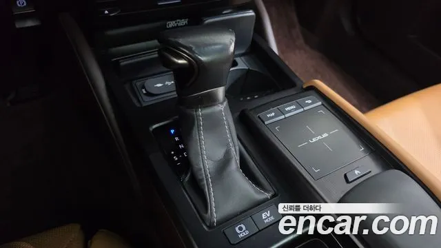 Lexus ES 2018 thumb 9