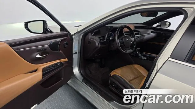 Lexus ES 2018 thumb 10