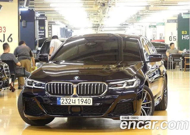 BMW 5-Series 2022 thumb 3