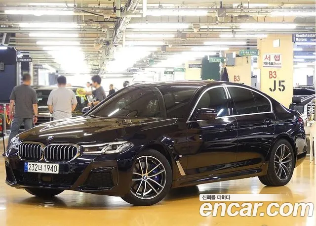 BMW 5-Series 2022 thumb 11