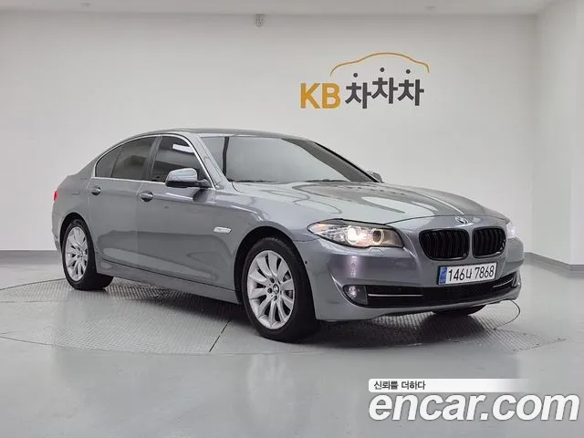 BMW 5-Series 2013 thumb 2