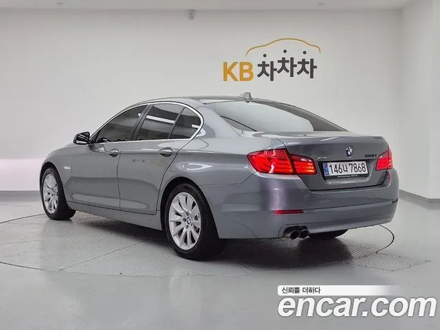 BMW 5-Series 2013 thumb 3