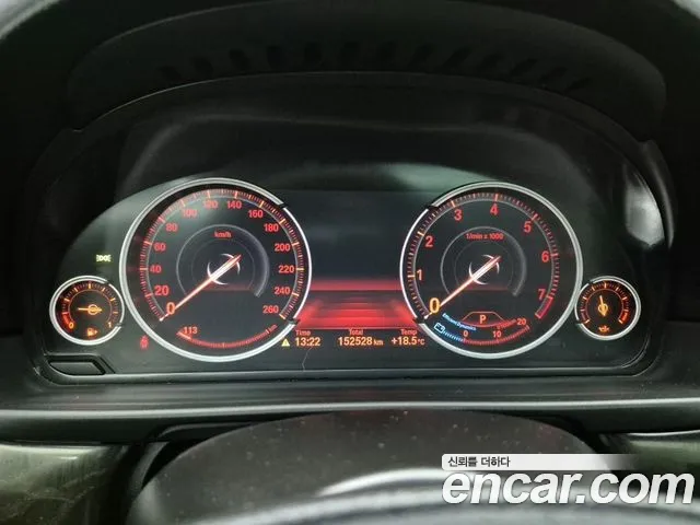 BMW 5-Series 2013 thumb 7