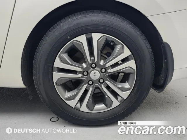 Kia Carnival 2018 thumb 5
