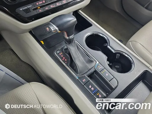 Kia Carnival 2018 thumb 9