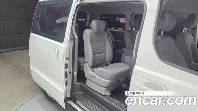 Hyundai Starex 2018 thumb 12