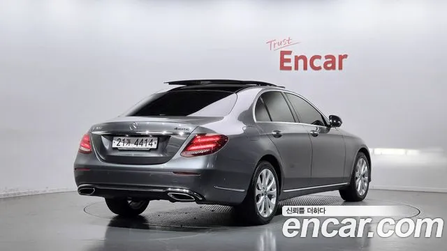 Mercedes-Benz E-Класс 2019 thumb 2