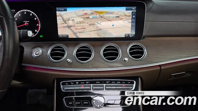Mercedes-Benz E-Класс 2019 thumb 12