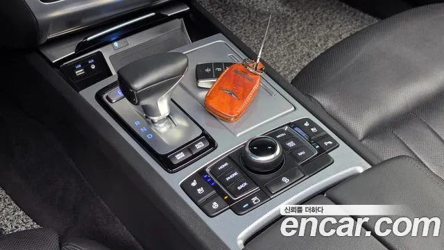 Genesis G80 2017 thumb 9