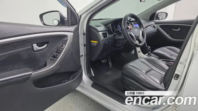 Hyundai i30 2012 thumb 10