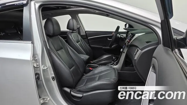 Hyundai i30 2012 thumb 11