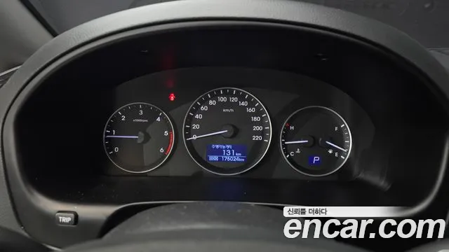 Hyundai Starex 2017 thumb 8