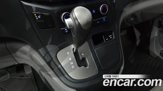 Hyundai Starex 2017 thumb 9