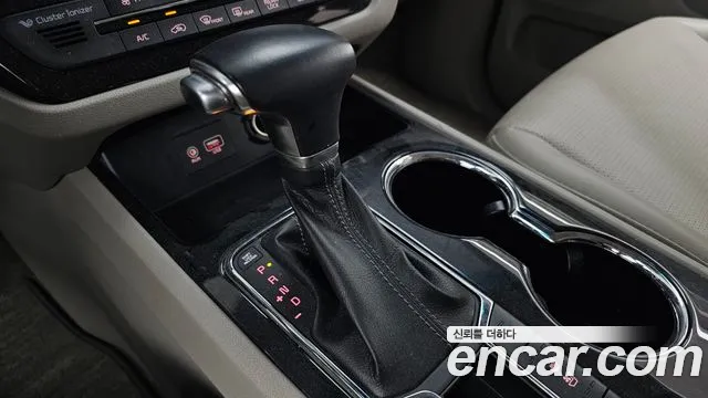 Kia Carnival 2018 thumb 9