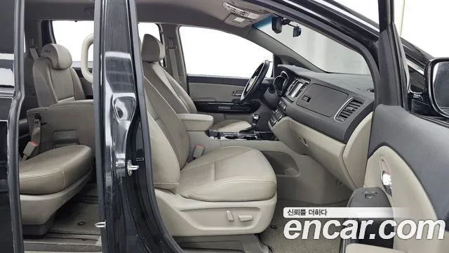 Kia Carnival 2018 thumb 11