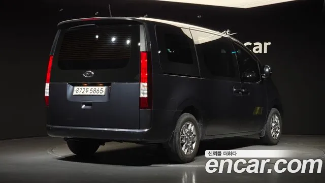 Hyundai Staria 2021 thumb 2