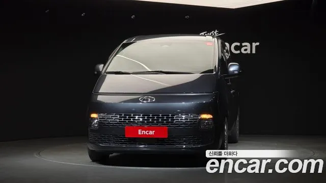 Hyundai Staria 2021 thumb 3