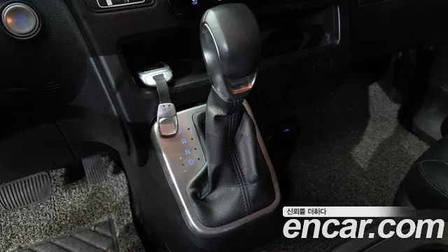 Hyundai Staria 2021 thumb 9