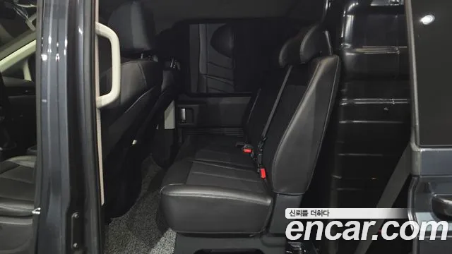 Hyundai Staria 2021 thumb 12