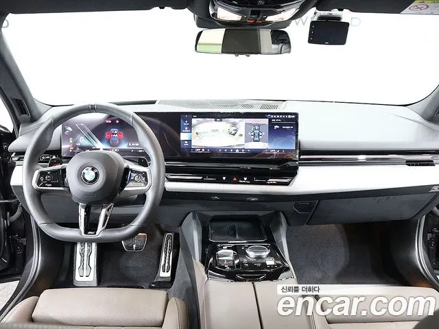 BMW 5-Series 2024 thumb 6