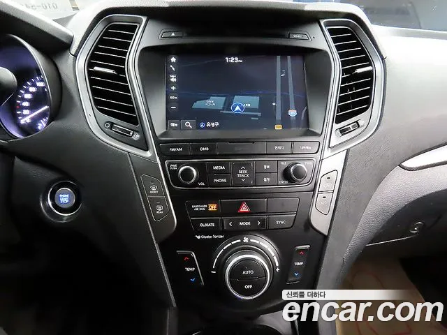 Hyundai Santa Fe 2015 thumb 10