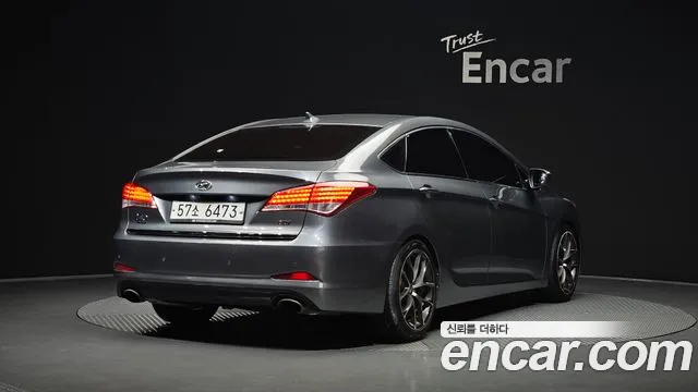 Hyundai i40 2012 thumb 2