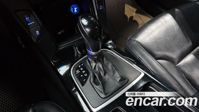 Hyundai i40 2012 thumb 9