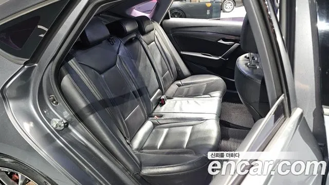 Hyundai i40 2012 thumb 11
