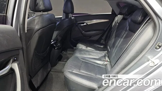Hyundai i40 2012 thumb 12
