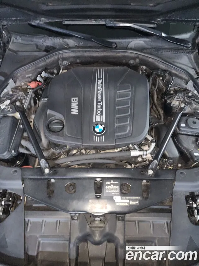 BMW 6-Series 2017 thumb 6