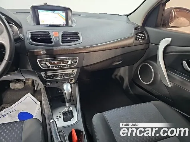 Renault-KoreaSamsung Fluence 2010 thumb 10
