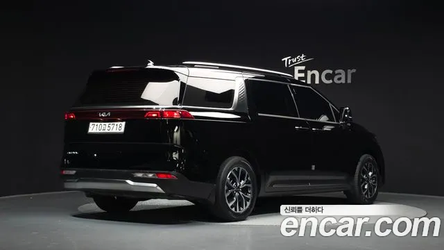 Kia Carnival 2021 thumb 2