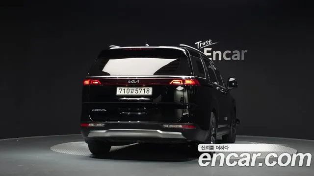 Kia Carnival 2021 thumb 4