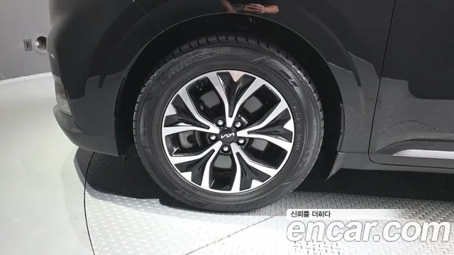 Kia Carnival 2021 thumb 5