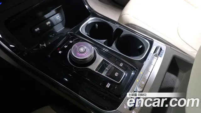 Kia Carnival 2021 thumb 9