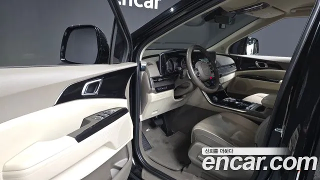 Kia Carnival 2021 thumb 10