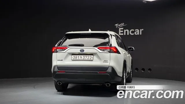 Toyota RAV4 2019 thumb 4