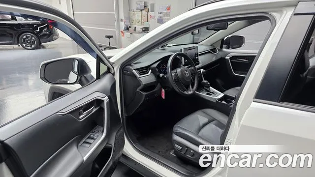 Toyota RAV4 2019 thumb 10