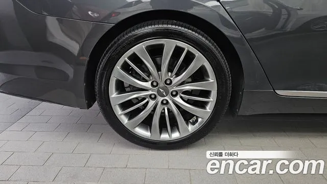 Genesis G80 2016 thumb 5