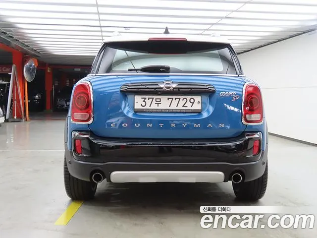 MINI Countryman 2018 thumb 3