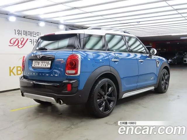 MINI Countryman 2018 thumb 4