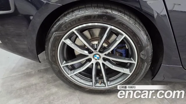 BMW 5-Series 2023 thumb 5