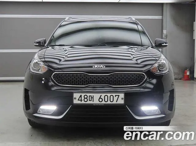 Kia Niro 2017 thumb 2