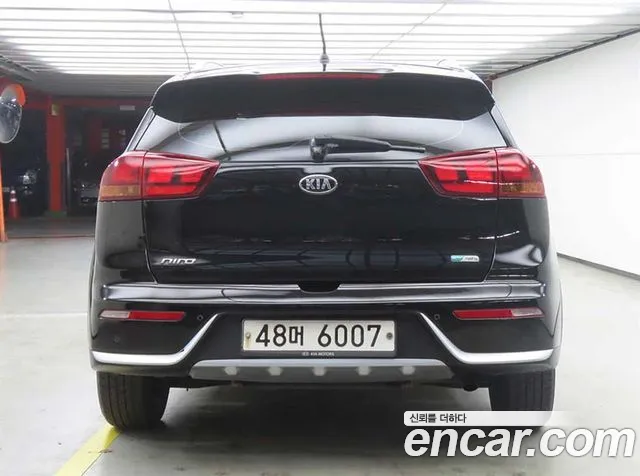 Kia Niro 2017 thumb 3