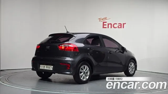 Kia Pride 2015 thumb 2