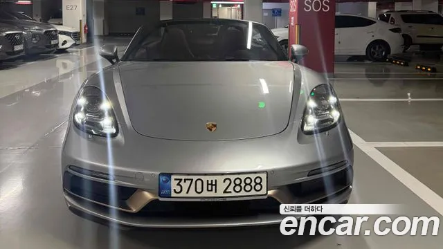 Porsche Cayman 2021 thumb 3