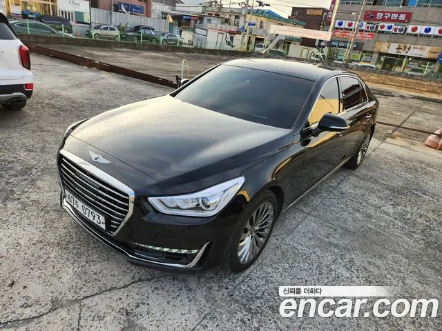 Genesis G90 2016 thumb 2