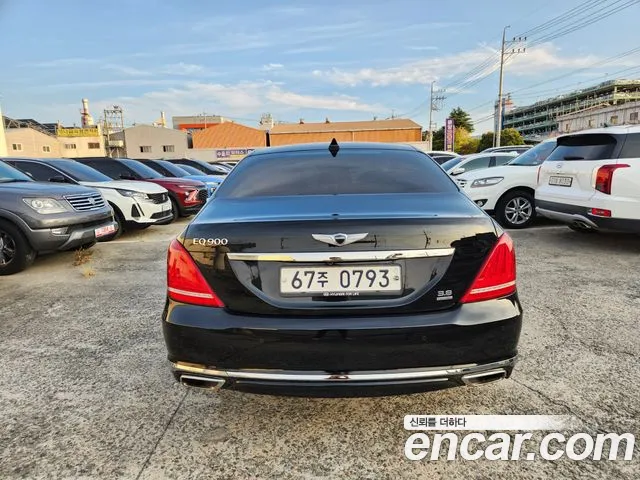 Genesis G90 2016 thumb 9