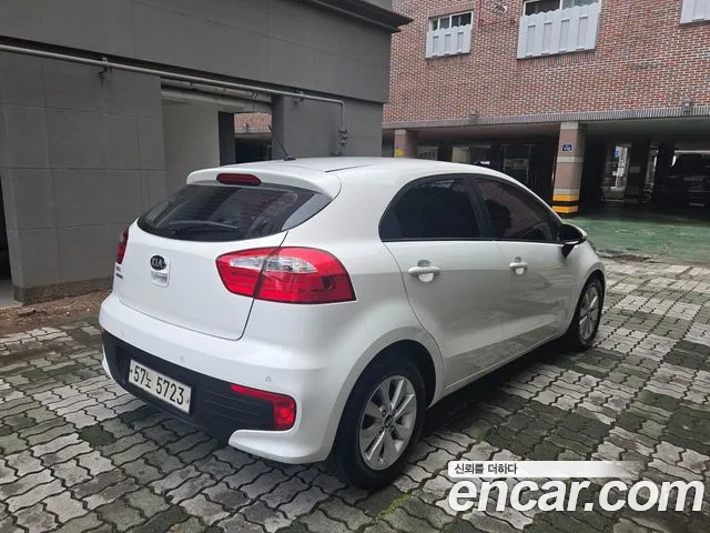 Kia Pride 2015 thumb 5