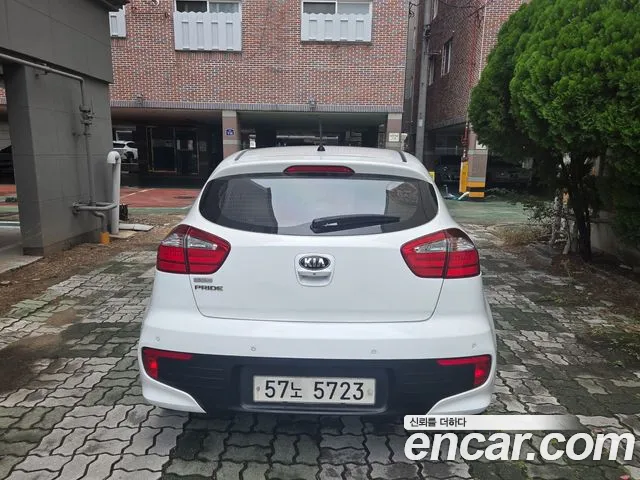 Kia Pride 2015 thumb 6